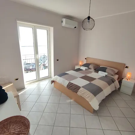 La Dimora Dei Naviganti - 15 Min Dalla Costiera Amalfitana Vista Mare Con Jacuzzi ساليرنو